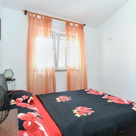 Fuer 3 Personen Ca 35 Qm In Pula, Istrien Istrische Riviera Pula